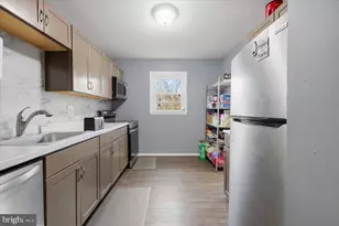 1042 Tottenham Ct, Sterling, VA 20164 - Photo 9