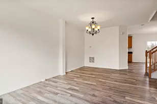 21753 Ladyslipper Sq, Ashburn, VA 20147 - Photo 9