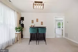 604 Longfellow Dr NE, Leesburg, VA 20176 - Photo 5