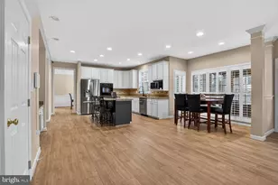 22817 Portico Pl, Brambleton, VA 20148 - Photo 19