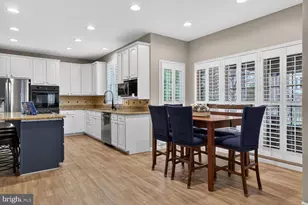 22817 Portico Pl, Brambleton, VA 20148 - Photo 17