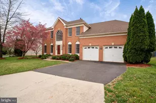 43513 Lucketts Bridge Cir, Ashburn, VA 20148 - Photo 3
