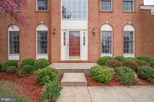 43513 Lucketts Bridge Cir, Ashburn, VA 20148 - Photo 5