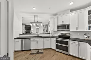 43095 Wynridge Dr, Broadlands, VA 20148 - Photo 13