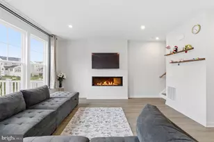 24173 Thurso Sq, Sterling, VA 20166 - Photo 3