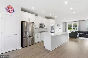 24173 Thurso Sq, Sterling, VA 20166 - Photo 9