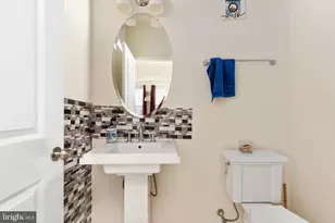 42304 Lancaster Woods Square, Chantilly, VA 20152 - Photo 13