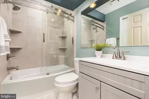 45591 Hutchens Square, Sterling, VA 20166 - Photo 13