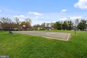 218 Penny Ln, Sterling, VA 20164 - Photo 37