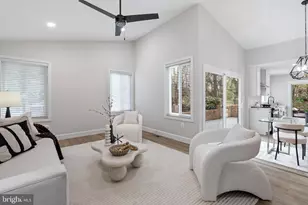 218 Penny Ln, Sterling, VA 20164 - Photo 5