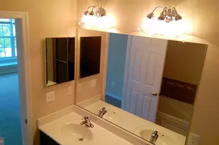 19263 Winmeade Dr, Leesburg, VA 20176 - Photo 9