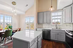 21191 McFadden Square, Sterling, VA 20165 - Photo 7