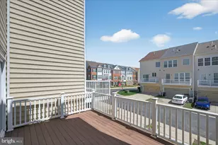 25484 Amber Gate Terrace, Chantilly, VA 20152 - Photo 17