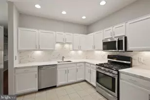 46608 Drysdale Terrace, Sterling, VA 20165 - Photo 11