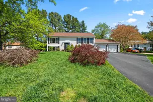 10217 McKean Ct, Great Falls, VA 22066 - Photo 3