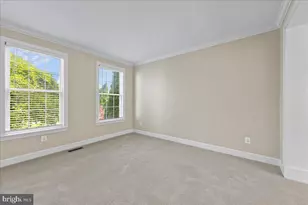 20543 Chapin Ct, Sterling, VA 20165 - Photo 7