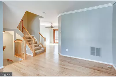 25242 Dunvegan Square, Chantilly, VA 20152 - Photo 11