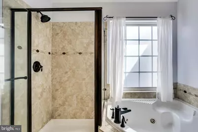 25242 Dunvegan Square, Chantilly, VA 20152 - Photo 21