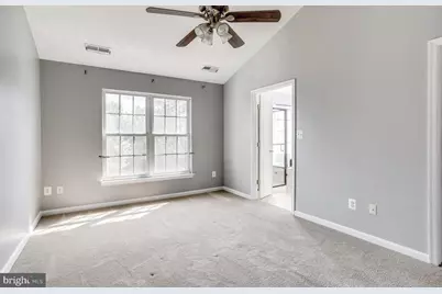 25242 Dunvegan Square, Chantilly, VA 20152 - Photo 17