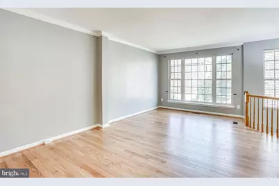 25242 Dunvegan Square, Chantilly, VA 20152 - Photo 5