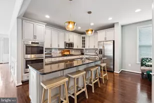 22778 Trailing Rose Ct, Brambleton, VA 20148 - Photo 9