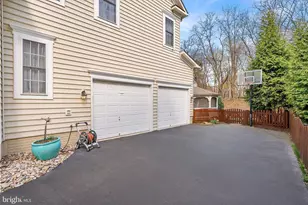 19130 Stream Crossing Ct, Leesburg, VA 20176 - Photo 3