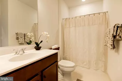 42482 Dogwood Glen Square, Sterling, VA 20166 - Photo 5