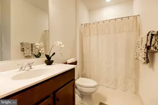 42482 Dogwood Glen Square, Sterling, VA 20166 - Photo 5