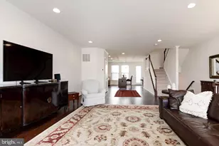 42482 Dogwood Glen Square, Sterling, VA 20166 - Photo 9