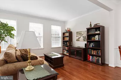 21050 Roaming Shores Terrace, Ashburn, VA 20147 - Photo 5