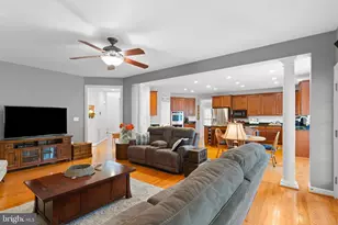 25758 S Village Dr, Chantilly, VA 20152 - Photo 19