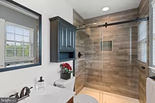 25758 S Village Dr, Chantilly, VA 20152 - Photo 41