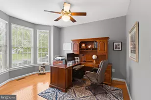 25758 S Village Dr, Chantilly, VA 20152 - Photo 7