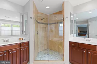 25758 S Village Dr, Chantilly, VA 20152 - Photo 31