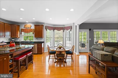 25758 S Village Drive, Chantilly, VA 20152 - Photo 17