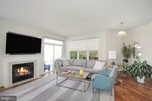 42464 Regal Wood Dr, Brambleton, VA 20148 - Photo 3