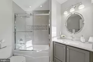 22826 Courtland Park Dr, Brambleton, VA 20148 - Photo 39