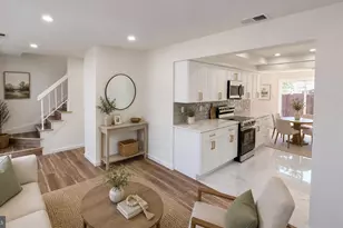 126 Richland Cir, Sterling, VA 20164 - Photo 3
