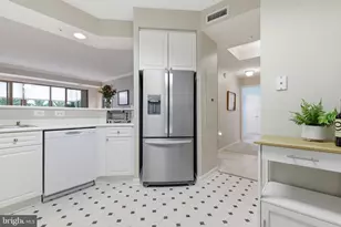 19350 Magnolia Grove Square, Leesburg, VA 20176 - Photo 13