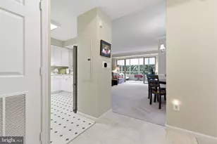 19350 Magnolia Grove Square, Leesburg, VA 20176 - Photo 9