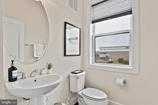 44742 Tiverton Sq, Ashburn, VA 20147 - Photo 23