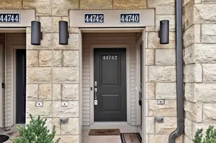 44742 Tiverton Sq, Ashburn, VA 20147 - Photo 3