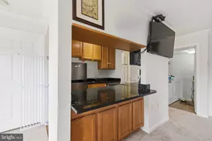 118 Westwick Ct, Sterling, VA 20165 - Photo 3