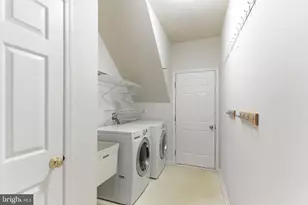 43694 Frost Ct, Ashburn, VA 20147 - Photo 27