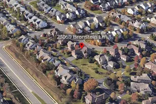 23059 Bronstein Ln, Brambleton, VA 20148 - Photo 3