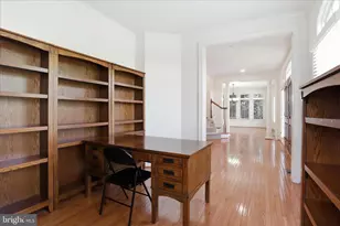 23059 Bronstein Ln, Brambleton, VA 20148 - Photo 11