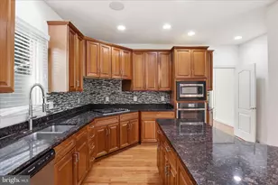 23059 Bronstein Ln, Brambleton, VA 20148 - Photo 27