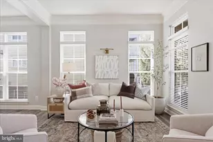 42787 Chatelain Cir, Brambleton, VA 20148 - Photo 7