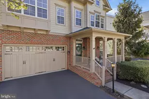 42787 Chatelain Cir, Brambleton, VA 20148 - Photo 3