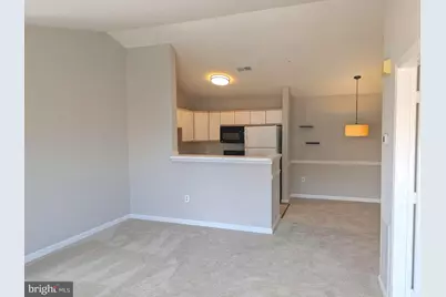 673 Constellation Square SE #J, Leesburg, VA 20175 - Photo 7